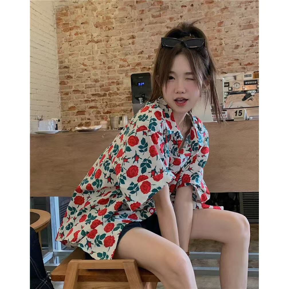 花柄 ファッション 優美なバラ模様の半袖ブラウス