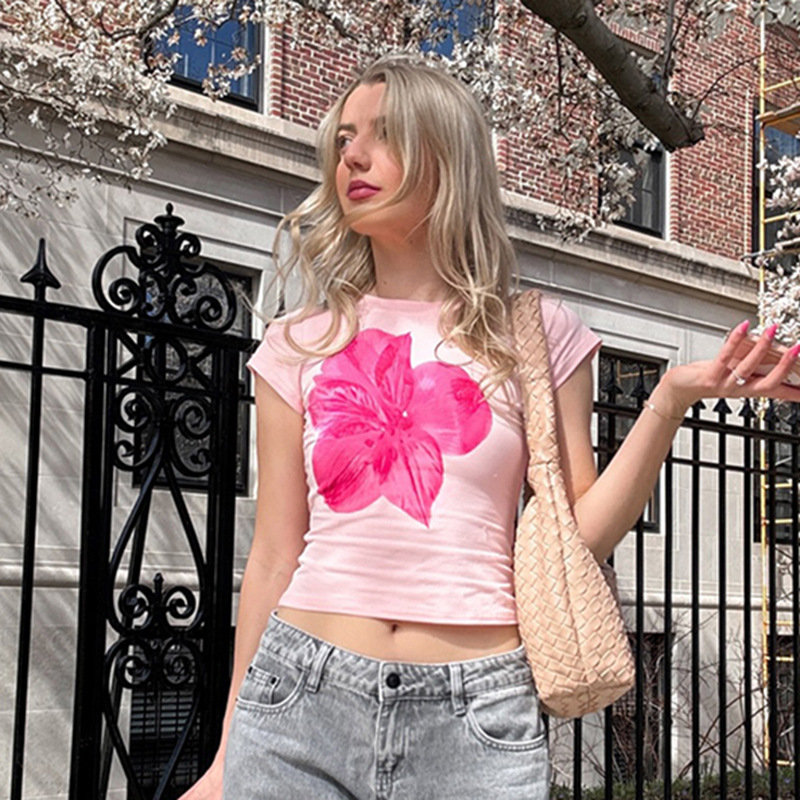 https://fulmo-img-server.com/flower-fashion-factory/5c42226d-d480-4b95-b4f4-e87858661fa0.jpg