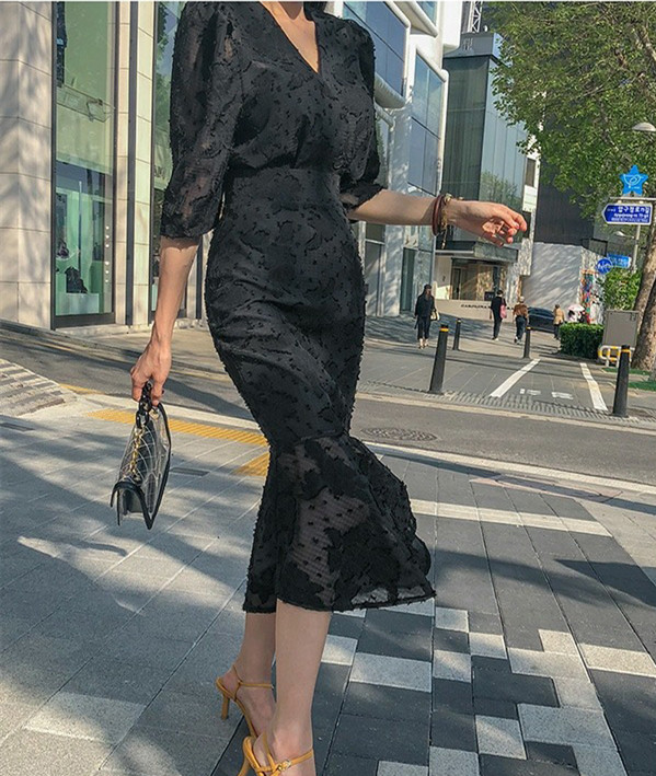 https://fulmo-img-server.com/flower-fashion-factory/5c7a3dbc-f824-4f47-9820-eff7d67c52b3.jpg