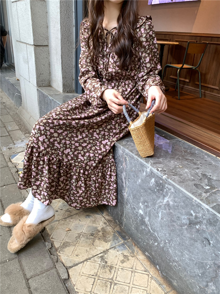 https://fulmo-img-server.com/flower-fashion-factory/5f3a011b-4c3d-4606-b4f2-d232649ea699.jpg