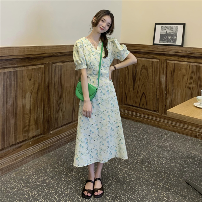 https://fulmo-img-server.com/flower-fashion-factory/6123ba95-7b51-4203-a4f8-79b8dba8145c.jpg
