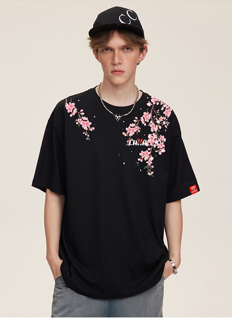 花柄 ファッション 桜舞う雅なポケット付きティーシャツ