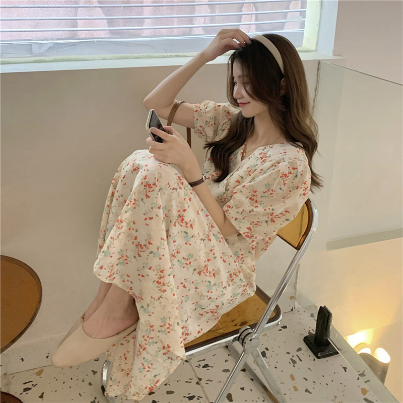 https://fulmo-img-server.com/flower-fashion-factory/6694feac-a750-4f26-a5e4-0cdc788c38c7.jpg