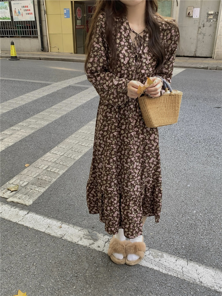 https://fulmo-img-server.com/flower-fashion-factory/6807ded7-8f66-4926-baf9-cc05468b1b7f.jpg