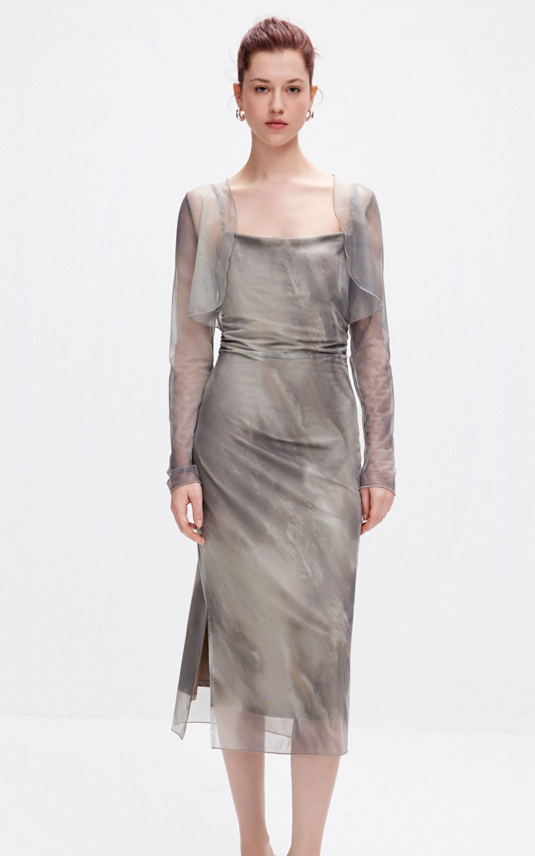 https://fulmo-img-server.com/flower-fashion-factory/6a6426d4-1975-4bb5-a2fa-b3e82aceaaf7.jpg