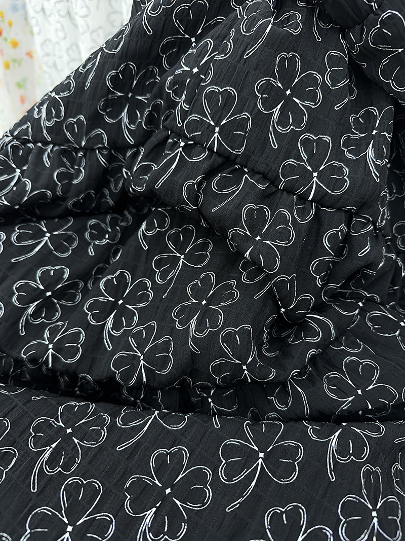 https://fulmo-img-server.com/flower-fashion-factory/6afc2f5d-fb08-4467-895a-63196e217806.jpg