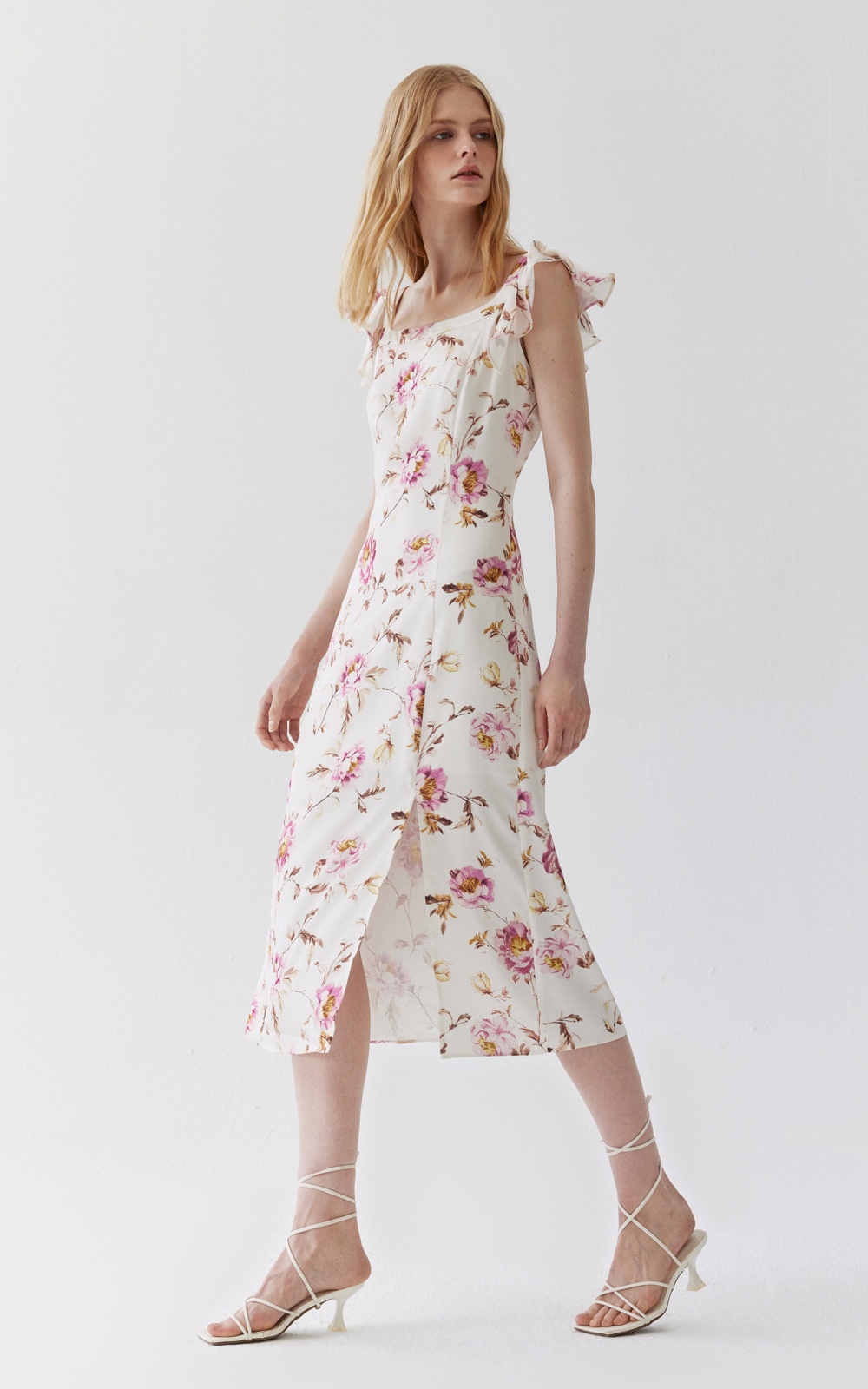https://fulmo-img-server.com/flower-fashion-factory/6d43ce3a-f8f4-4ef9-b6d2-a4c34612f9c3.jpg