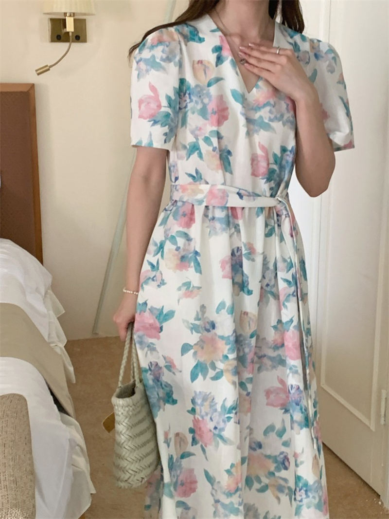 https://fulmo-img-server.com/flower-fashion-factory/75c66104-af7c-495f-9ed7-12f12c73891c.jpg
