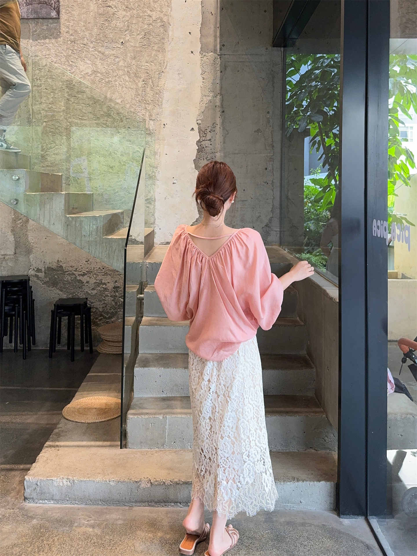 https://fulmo-img-server.com/flower-fashion-factory/7742ad30-32e4-4fcc-96d1-70f2810e197b.jpg
