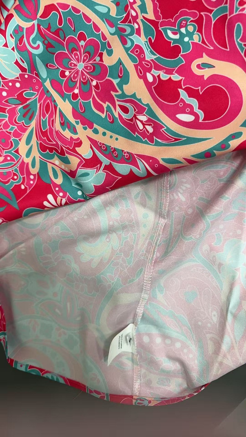 https://fulmo-img-server.com/flower-fashion-factory/77818d2b-67ef-43eb-a67f-1cf5808f279a.jpg
