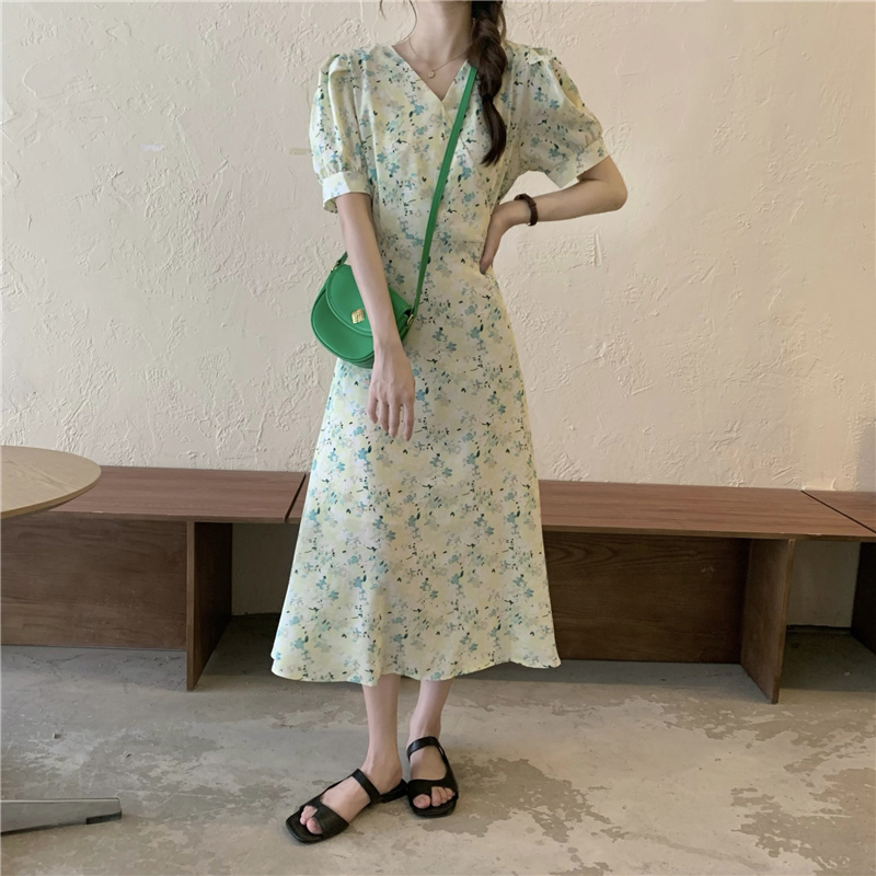 https://fulmo-img-server.com/flower-fashion-factory/7974f246-136c-4c6d-be59-a2bb52849d13.jpg