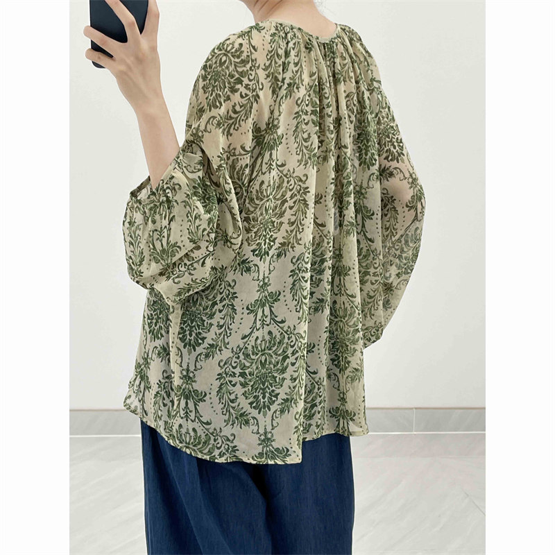 https://fulmo-img-server.com/flower-fashion-factory/7c32c3cb-2464-4200-8a4a-8baf83fa836d.jpg
