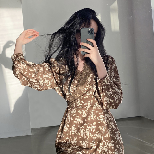 https://fulmo-img-server.com/flower-fashion-factory/7c76a7f5-d890-472a-8581-0ee7a55c37c9.jpg
