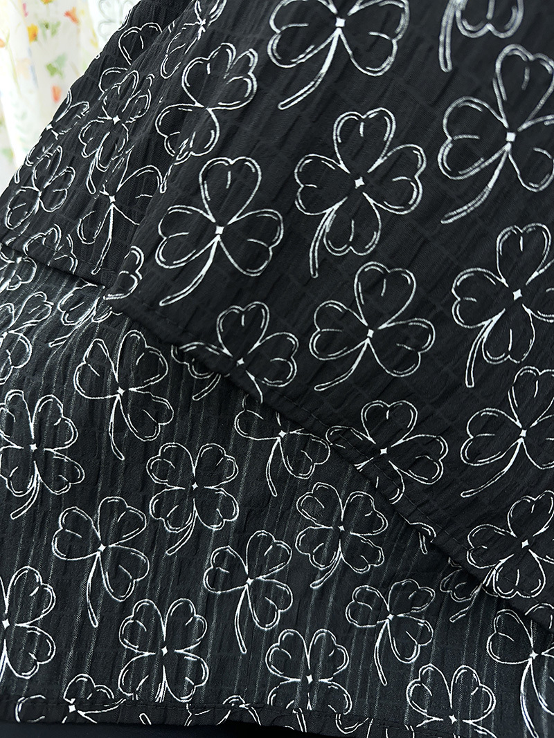 https://fulmo-img-server.com/flower-fashion-factory/7c80bc45-5852-49cf-96a5-59a31506c26f.jpg