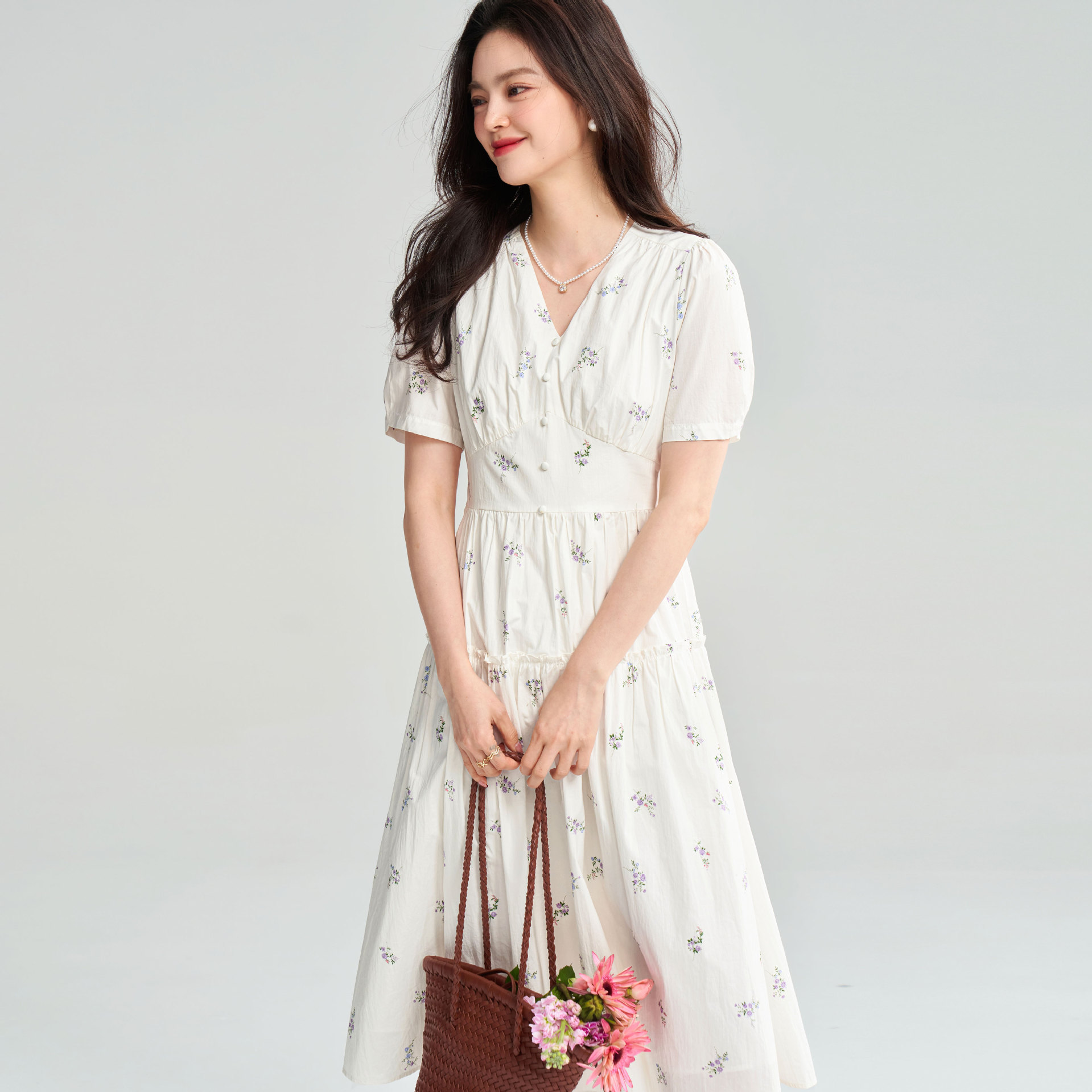 花柄 ファッション 小花模様の優美なティアードワンピース