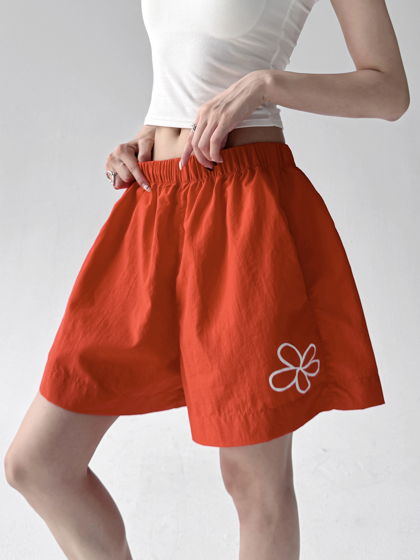 https://fulmo-img-server.com/flower-fashion-factory/7f6c9a0b-ef00-464e-91e6-509ea8aa7c6b.jpg