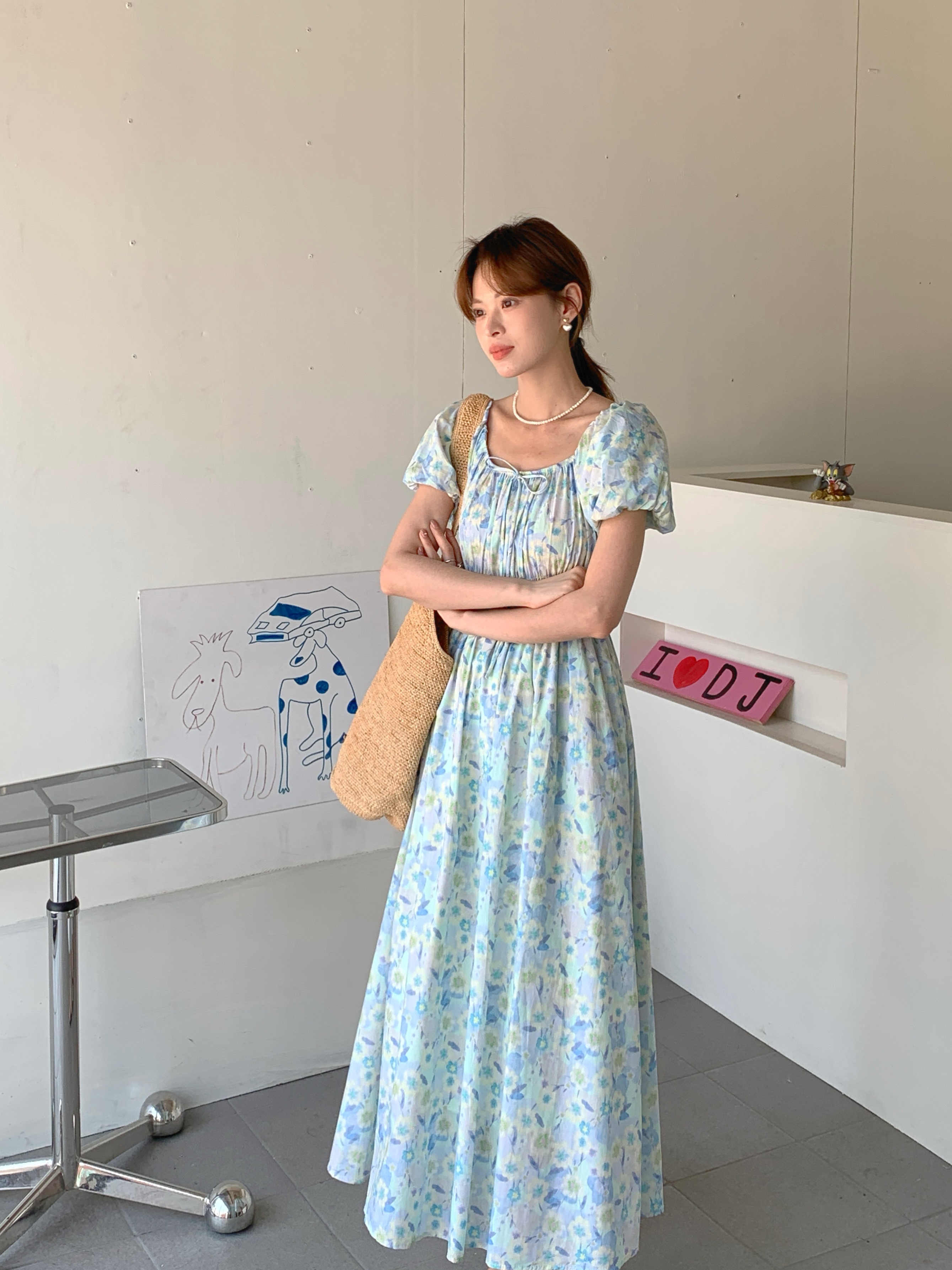 https://fulmo-img-server.com/flower-fashion-factory/82c55b47-61b2-4777-b990-72dfabad3f8d.jpg