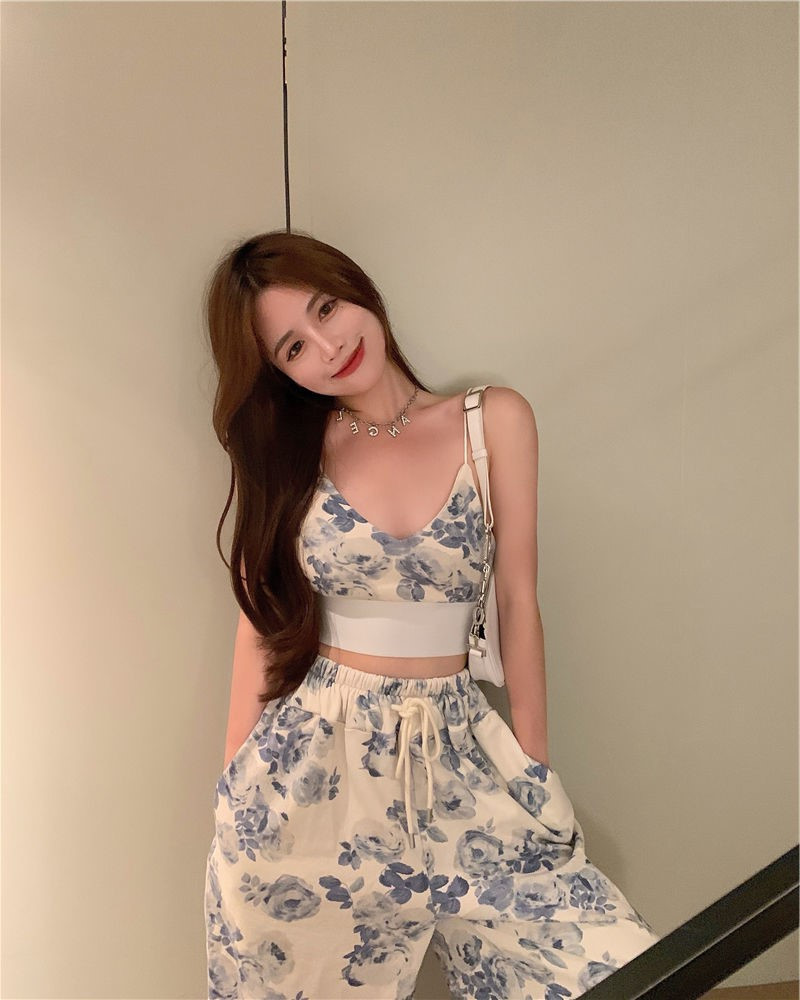 https://fulmo-img-server.com/flower-fashion-factory/84a10722-1341-4e60-b9ed-032904983ca6.jpg