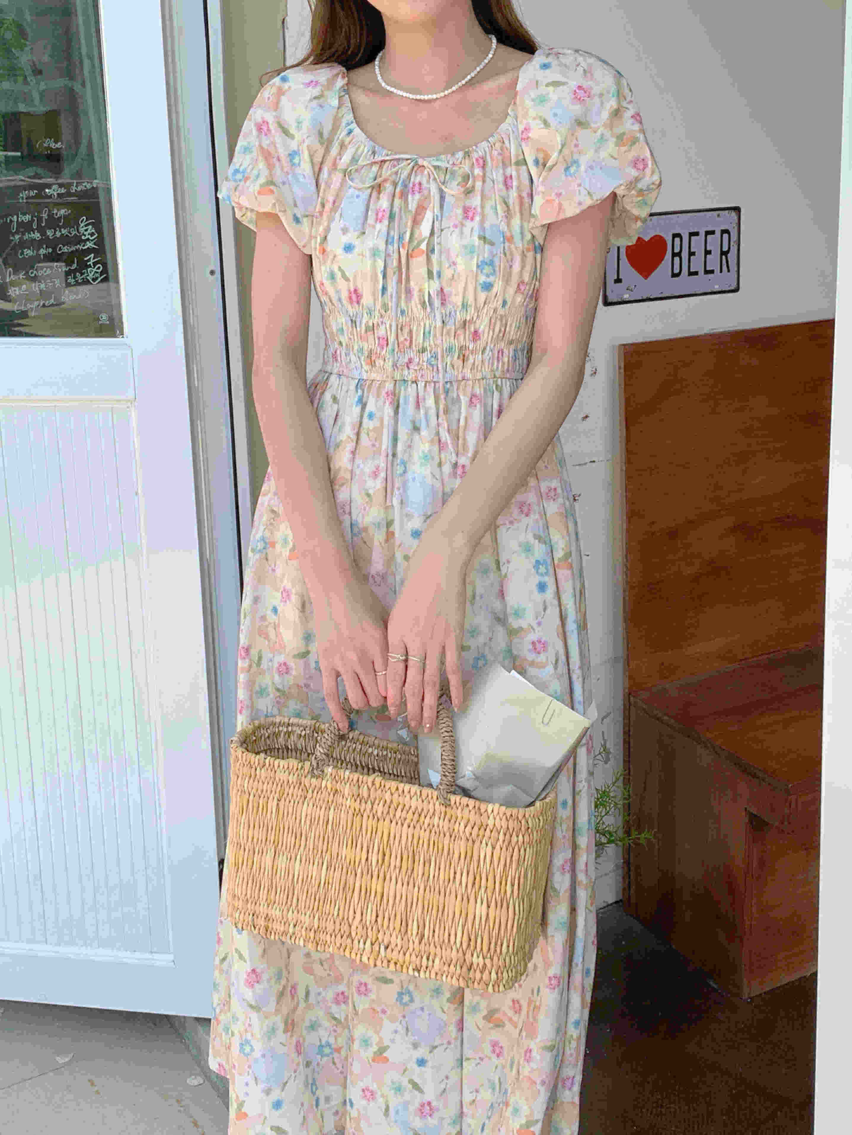 https://fulmo-img-server.com/flower-fashion-factory/8715bc82-887a-44f1-ba20-6bff051cecc6.jpg