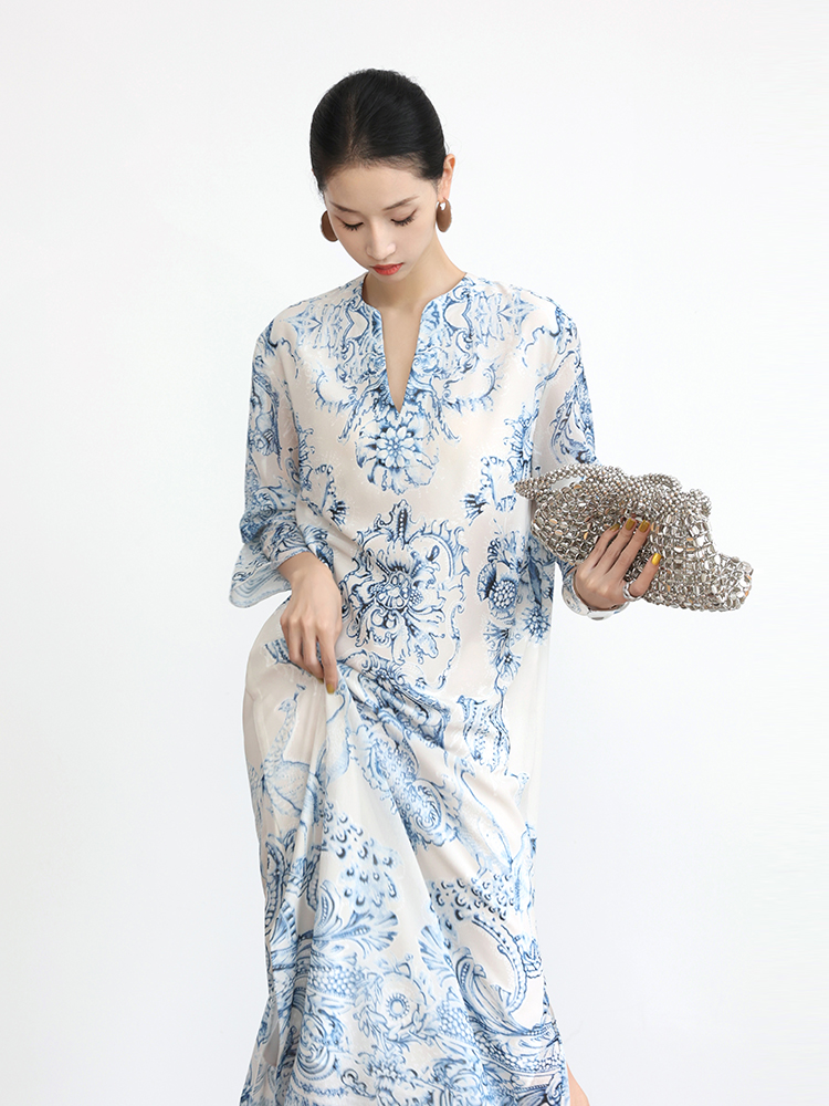 https://fulmo-img-server.com/flower-fashion-factory/8785b9cc-a5d8-455e-8e7a-38cceef4ef30.jpg