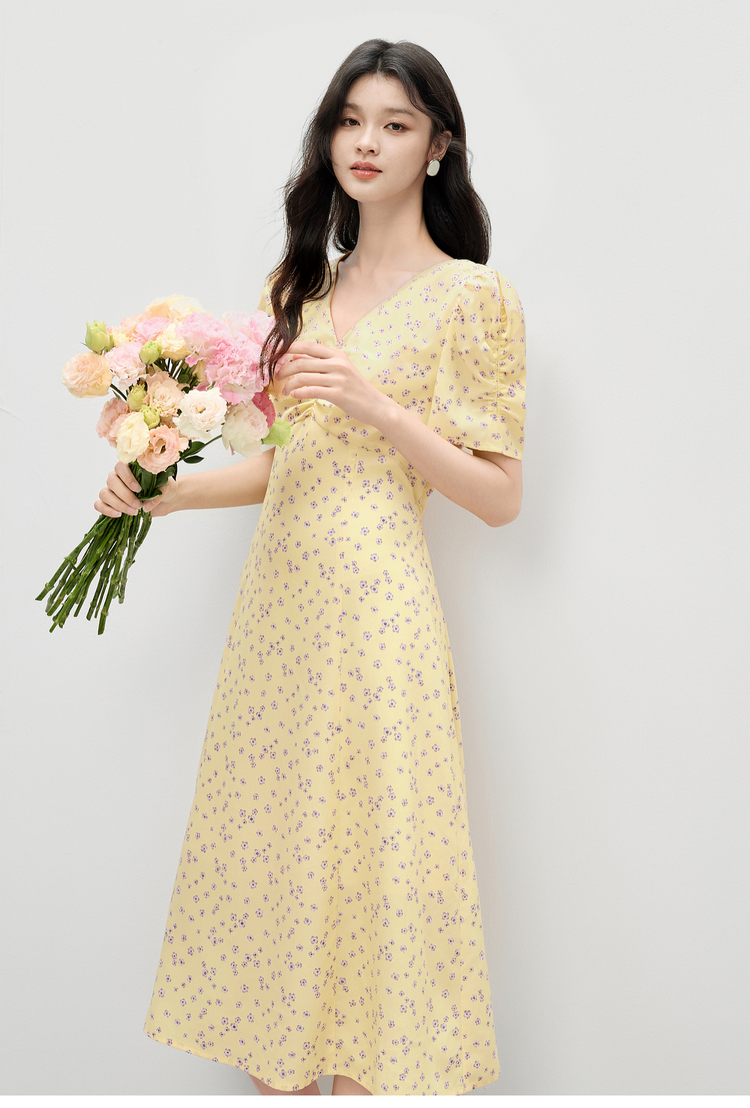 https://fulmo-img-server.com/flower-fashion-factory/8bf4b7cd-50d7-441e-9b56-ea164e86fcb2.jpg