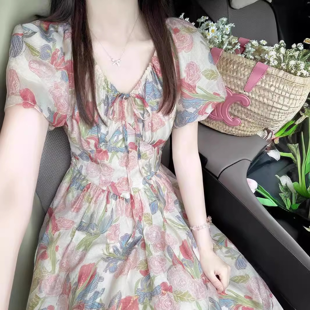 https://fulmo-img-server.com/flower-fashion-factory/8e01741c-4cf5-4dc7-98a3-a27444fdc8a1.jpg