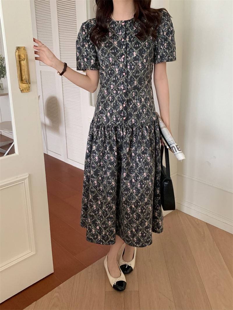 https://fulmo-img-server.com/flower-fashion-factory/900e73bb-2220-4a36-9679-f9da0b4a2fda.jpg