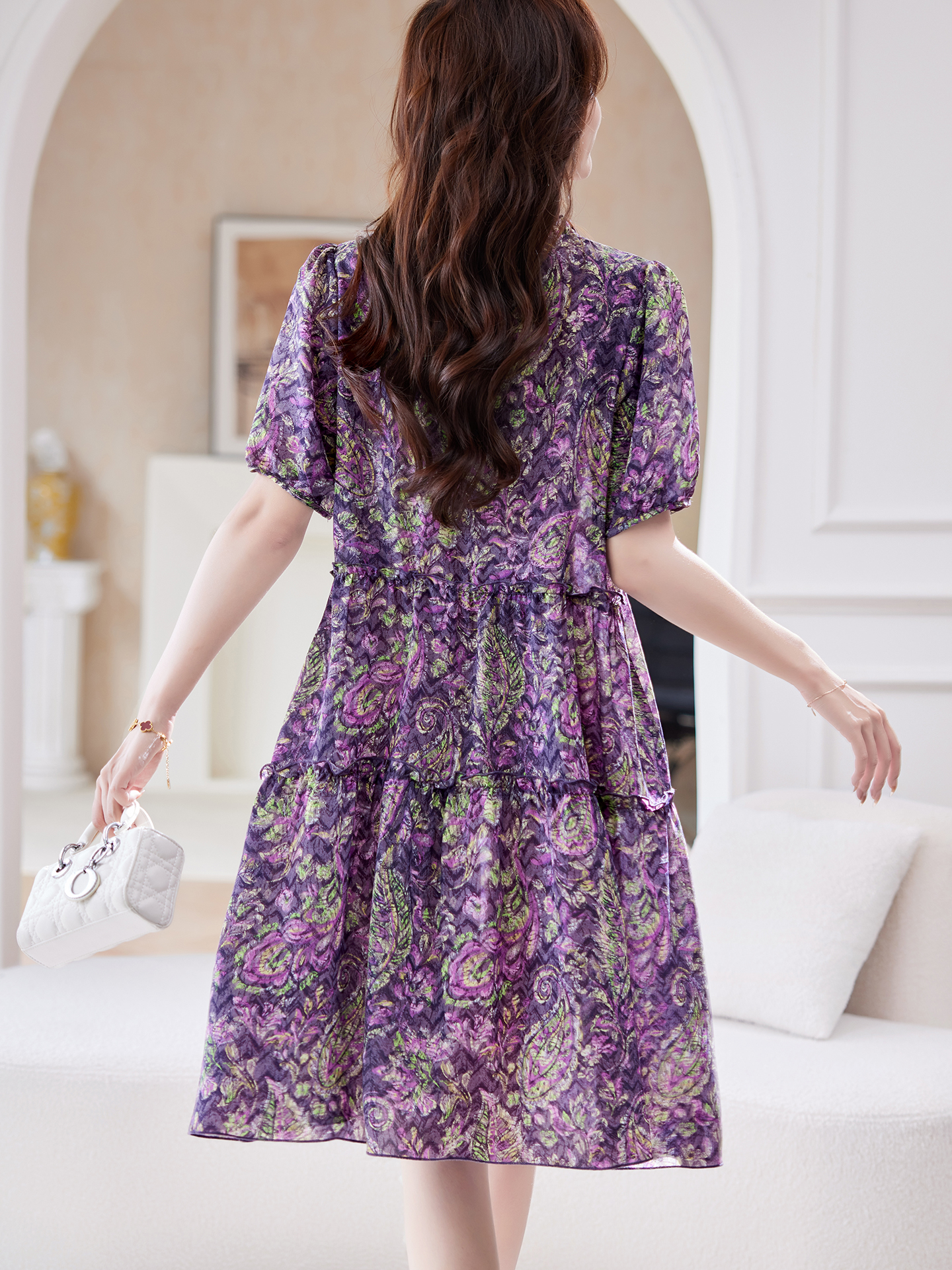 https://fulmo-img-server.com/flower-fashion-factory/936e3a92-1dfd-4701-99e6-17fd30475764.jpg