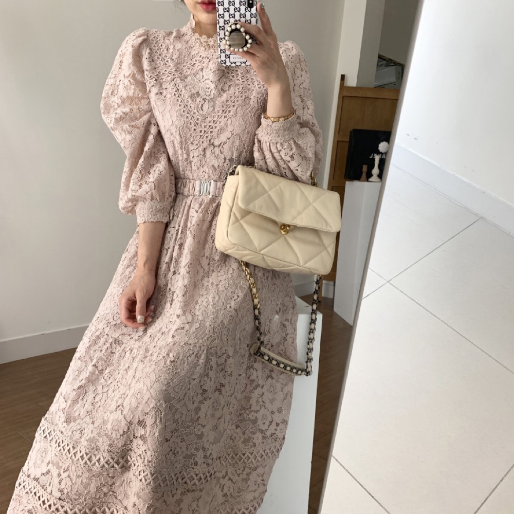 https://fulmo-img-server.com/flower-fashion-factory/954ffd1b-725b-4f90-aa56-ebf01826b6ad.jpg