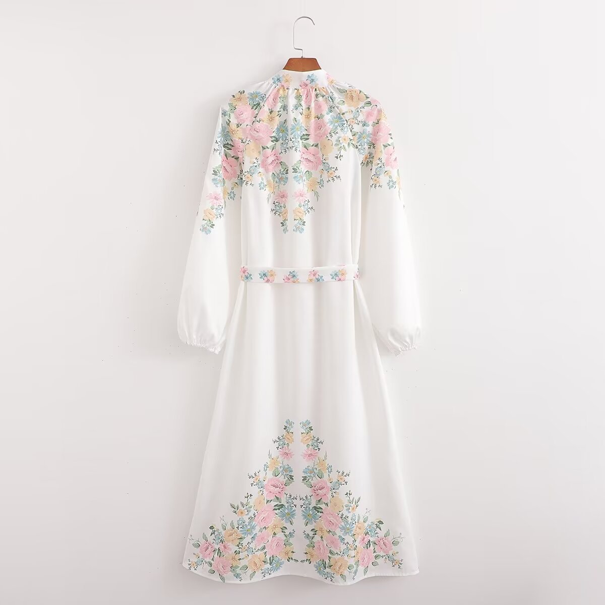 https://fulmo-img-server.com/flower-fashion-factory/95c9d7f2-788d-4c0f-ba5c-ad4a2a5a249a.jpg