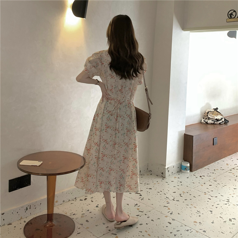 https://fulmo-img-server.com/flower-fashion-factory/95ec3286-1c6b-4106-a260-a34ba883a901.jpg