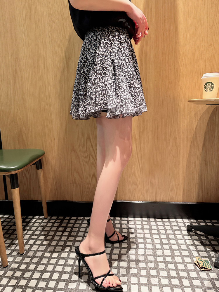 https://fulmo-img-server.com/flower-fashion-factory/97464ba9-e2ab-454f-baba-5c24efe1a099.jpg