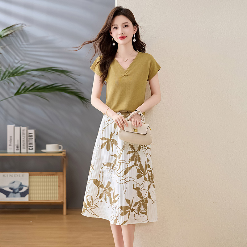 https://fulmo-img-server.com/flower-fashion-factory/9a2514c8-4ac0-4eb8-9ef4-3ba7601b81bb.jpg