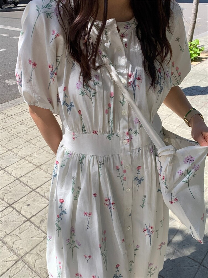 https://fulmo-img-server.com/flower-fashion-factory/9b45574a-0440-4baf-b0d4-059adac3e15a.jpg