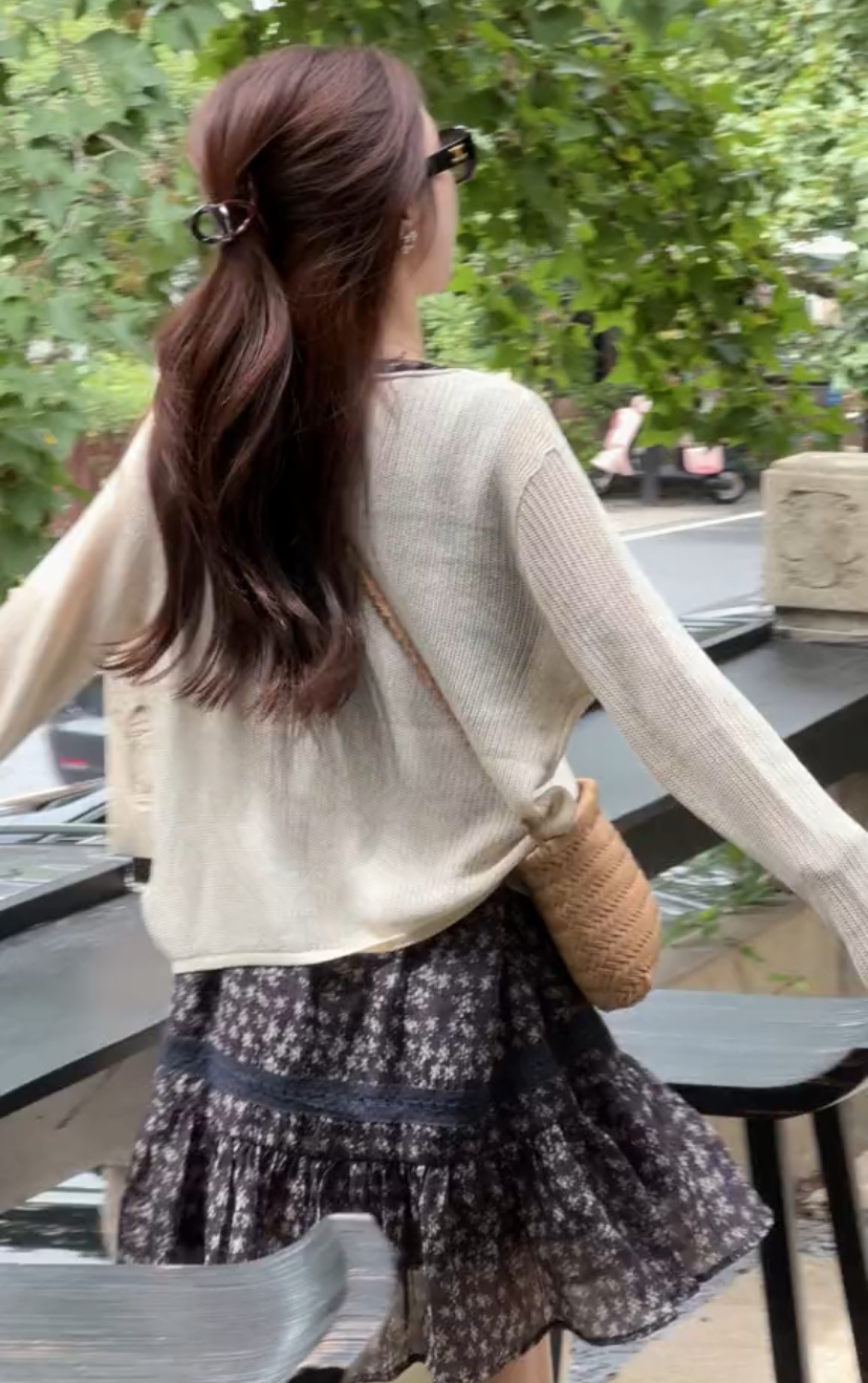 https://fulmo-img-server.com/flower-fashion-factory/9b48dcda-9a7f-4023-9372-d995c8eaa012.jpg