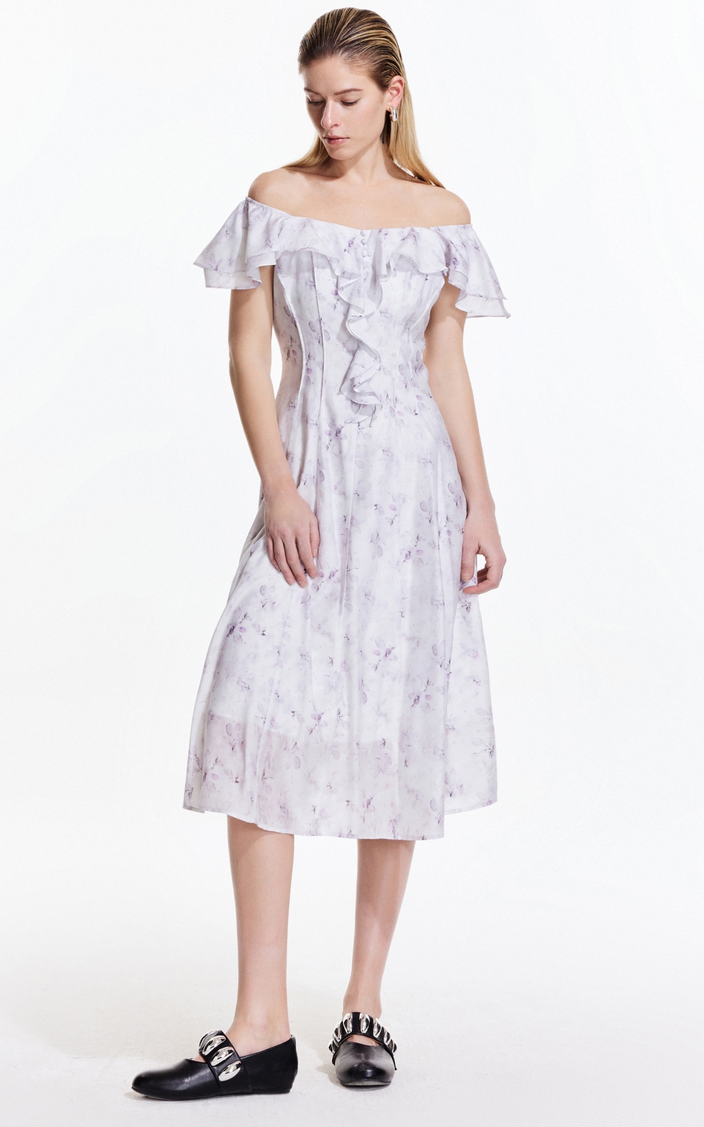 https://fulmo-img-server.com/flower-fashion-factory/9b6c9a31-f278-4740-827f-6c6d1264bd7b.jpg