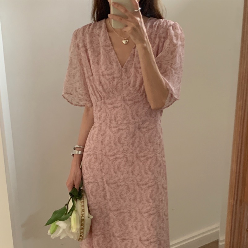 https://fulmo-img-server.com/flower-fashion-factory/9bcd3c58-4f24-4193-a856-176a6fa54505.jpg