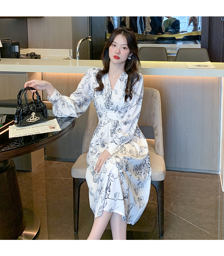 https://fulmo-img-server.com/flower-fashion-factory/9dc6fe5c-fd70-4a5c-851a-9f49d695a306.jpg