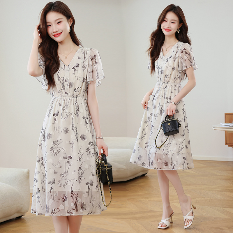 https://fulmo-img-server.com/flower-fashion-factory/9e4748b6-f454-4c4b-8762-54dc5e4e955c.jpg