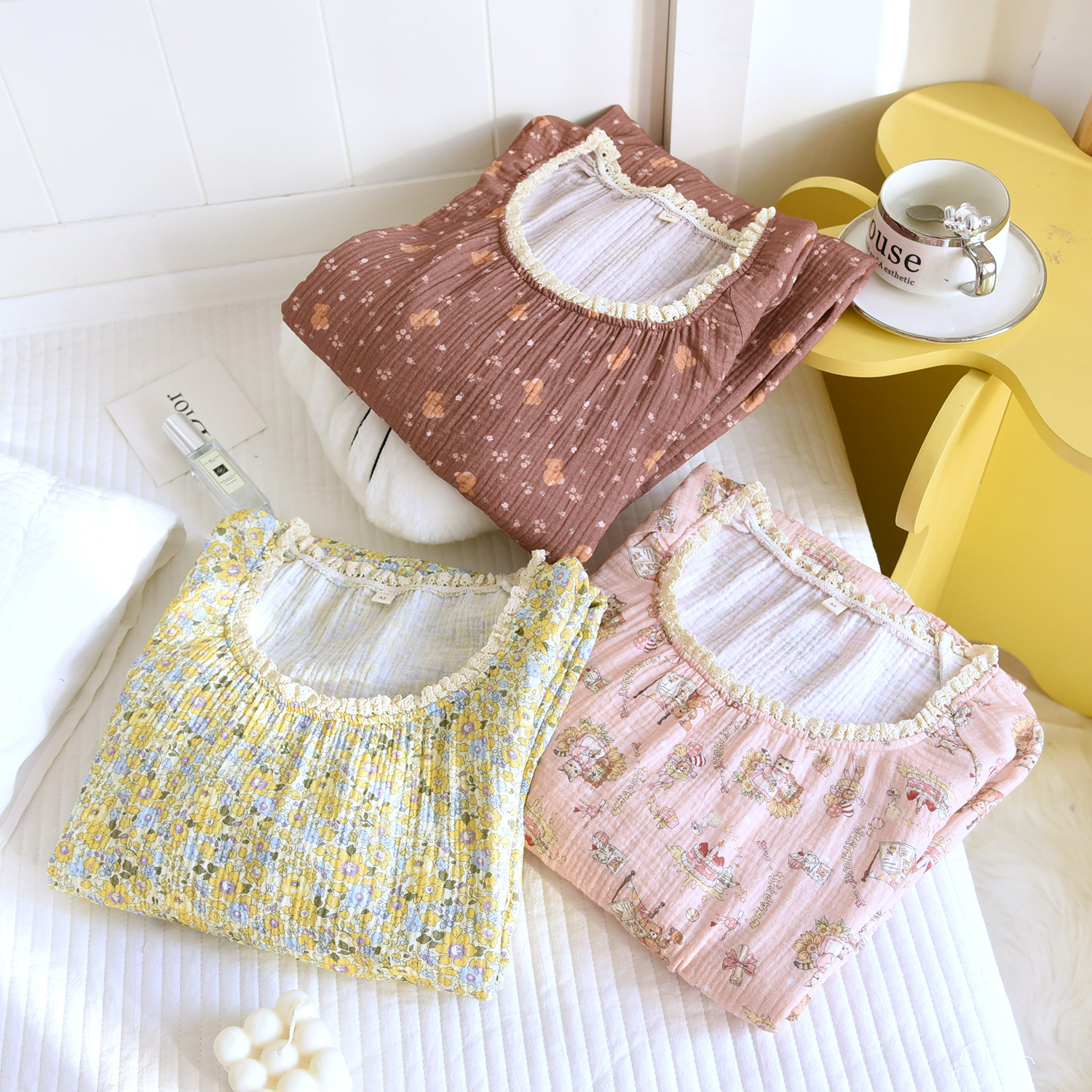 https://fulmo-img-server.com/flower-fashion-factory/9f3f1524-c107-4e7e-a2f8-3b0f30a9dc7e.jpg