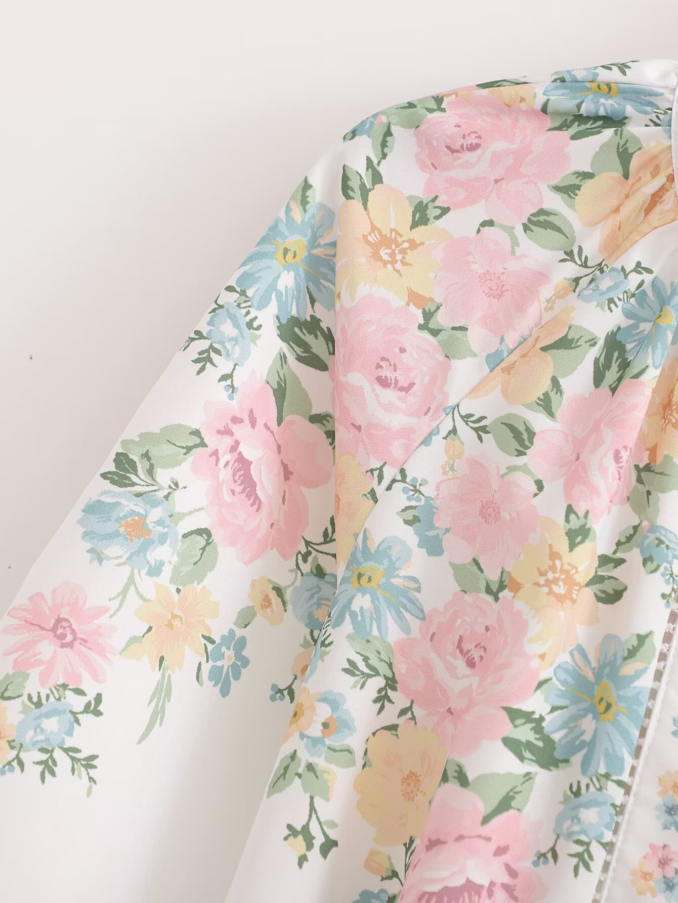 https://fulmo-img-server.com/flower-fashion-factory/a3ef0c0a-d6d3-442e-806a-91a214792e2f.jpg
