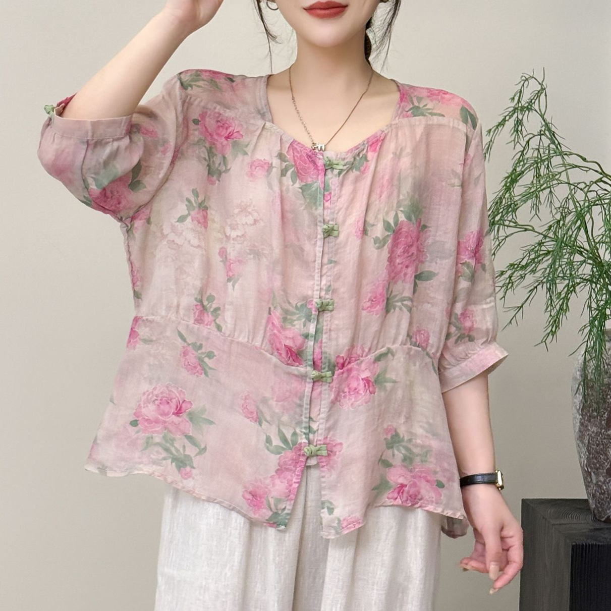 https://fulmo-img-server.com/flower-fashion-factory/a870395c-3467-43f7-8a4d-d29a54bae679.jpg