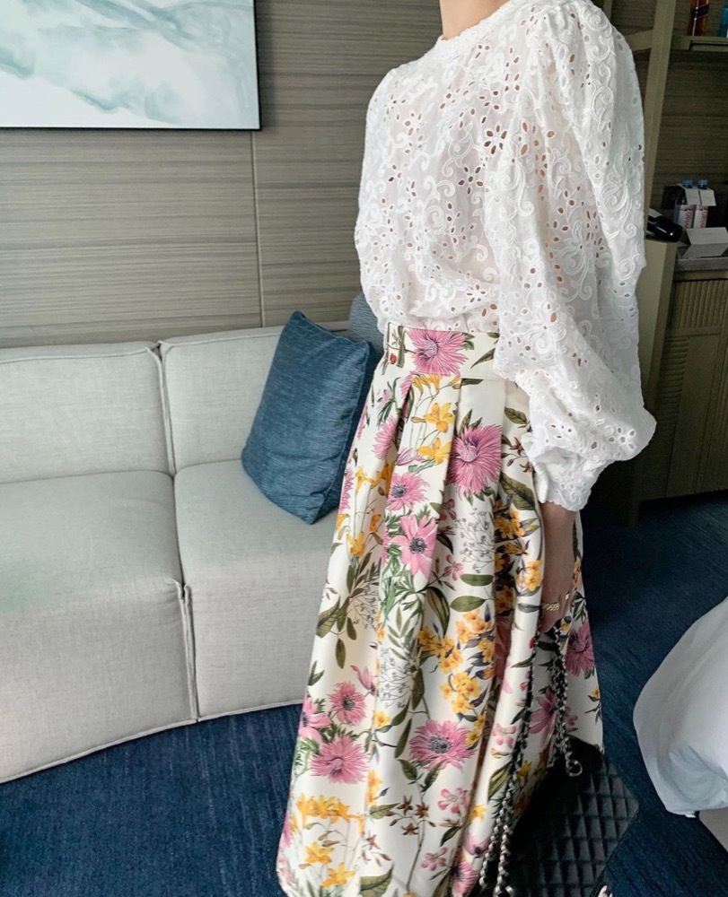 https://fulmo-img-server.com/flower-fashion-factory/b4f45327-1443-47c4-b5cb-3d32121ec5f7.jpg