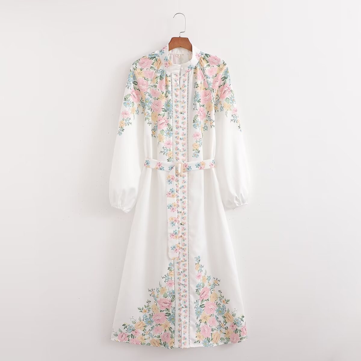 https://fulmo-img-server.com/flower-fashion-factory/b4fdc979-c928-4554-ae07-048e48703948.jpg
