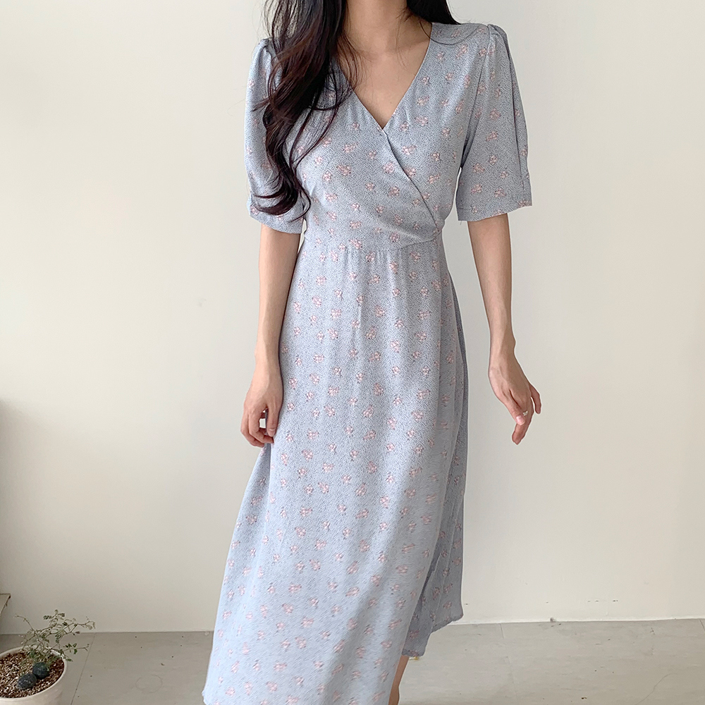 https://fulmo-img-server.com/flower-fashion-factory/b5d47cc0-a13a-41e1-9ea0-b8c3b4710759.jpg