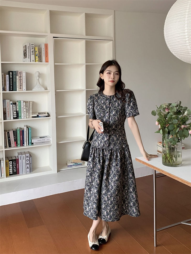 https://fulmo-img-server.com/flower-fashion-factory/b64b8b2c-f100-45dd-8cd2-bfbfdddea72f.jpg