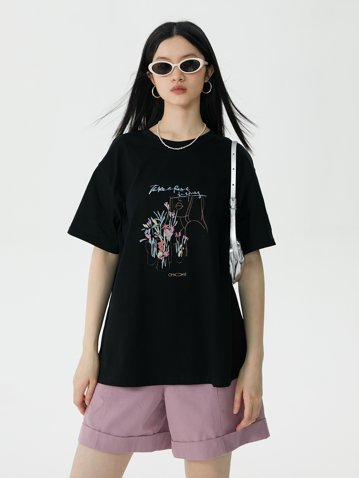 花柄 ファッション 花束を持つ少女 アートプリントティー