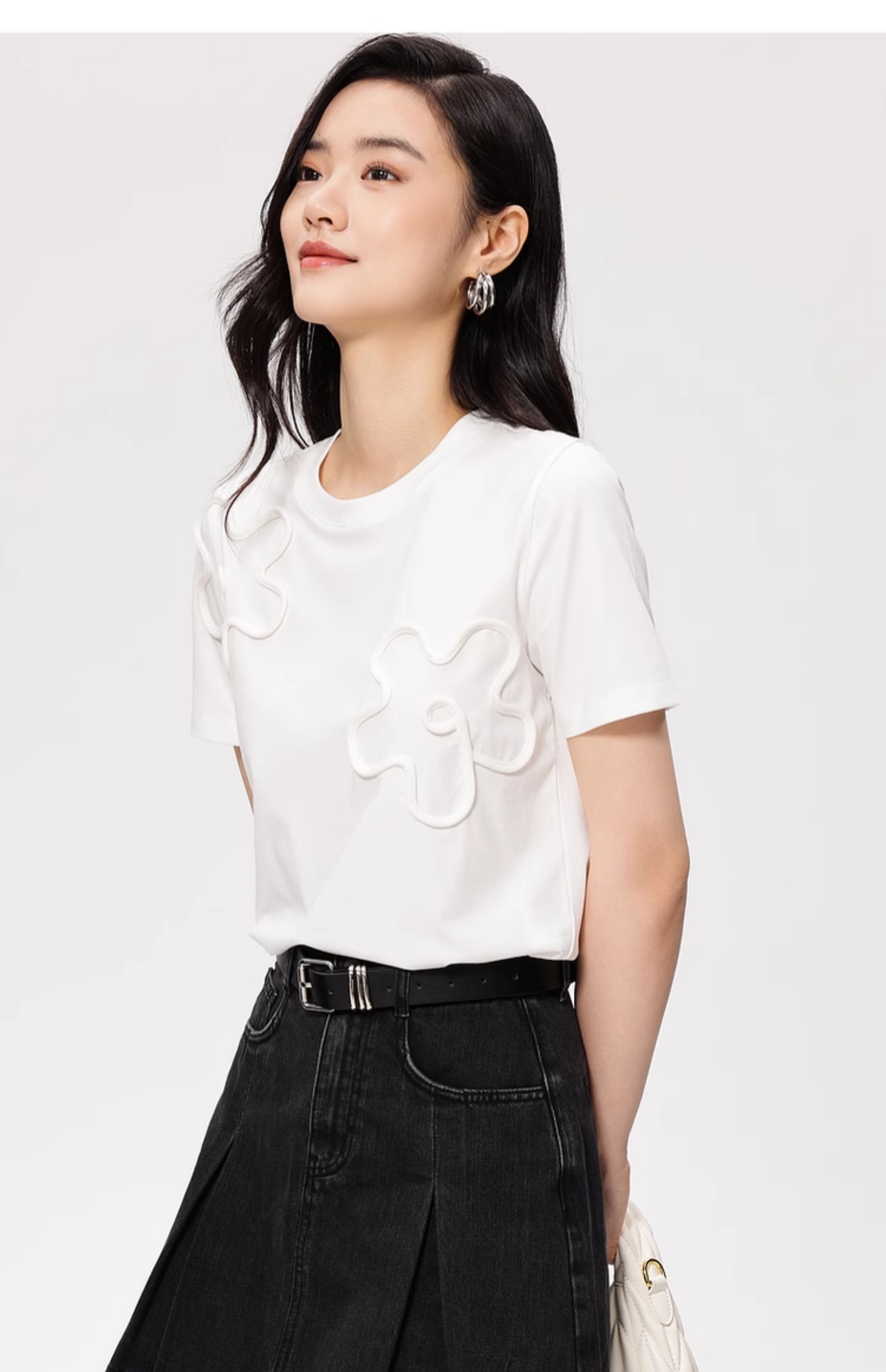 花柄 ファッション 花モチーフ 立体刺繍入りデザインTシャツ