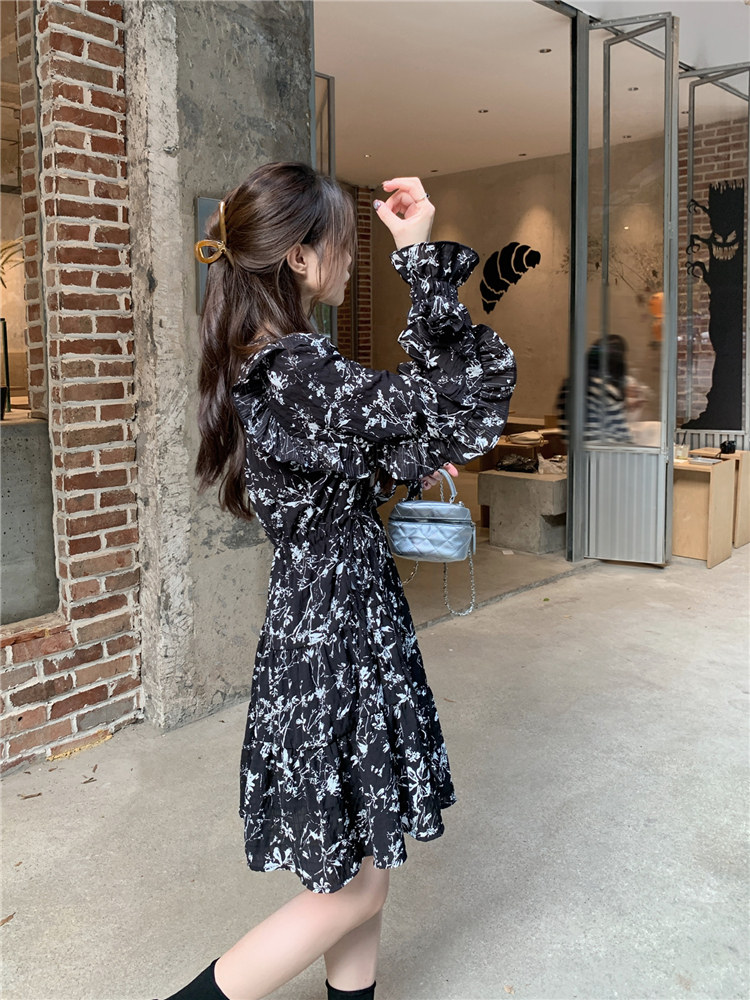 https://fulmo-img-server.com/flower-fashion-factory/c192e8d7-9903-4f85-a96e-2bccd7ebab8a.jpg