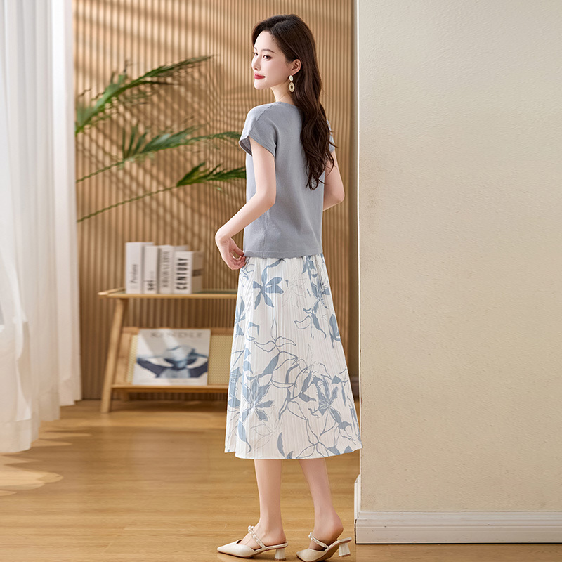 https://fulmo-img-server.com/flower-fashion-factory/c8dc411e-7e5c-4249-b5e9-aef5828759f5.jpg